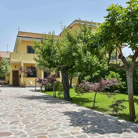 A Casa di Titty-3